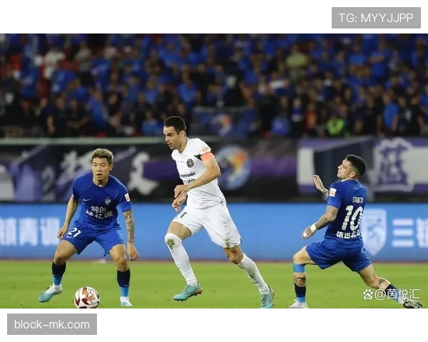 滕哈赫重塑边后卫战术体系，球队防守端迎来全新变革