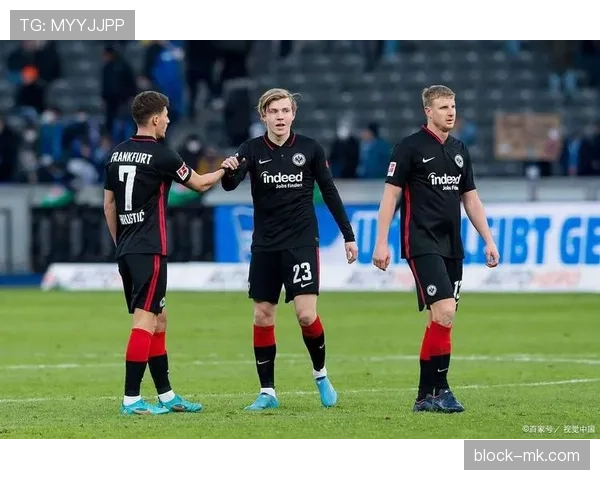 斯图加特逼抢体系显成效,球队强势反弹状态回暖引关注 斯图加特逼抢体系显成效,球队强势反弹状态回暖引关注