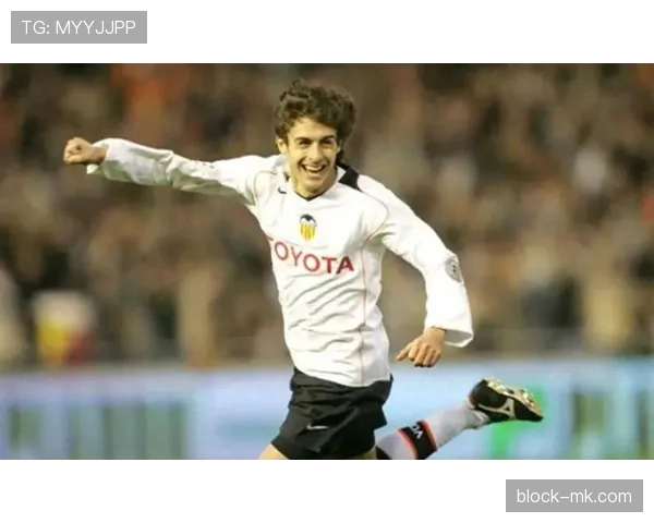 瓦伦西亚新赛季揭幕战表现稳健，团队精神彰显竞争力