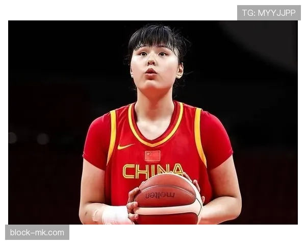 李月汝打完球去咖啡厅，账单比我一个月工资还多