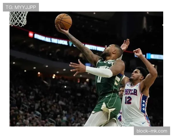 达米安·利拉德突破拉开空间助阵提升球队关键时刻得分效率