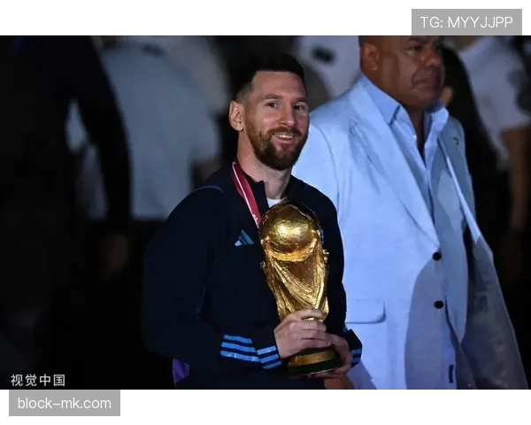 贝克汉姆随手点的餐比我一个月房租贵，心态崩了